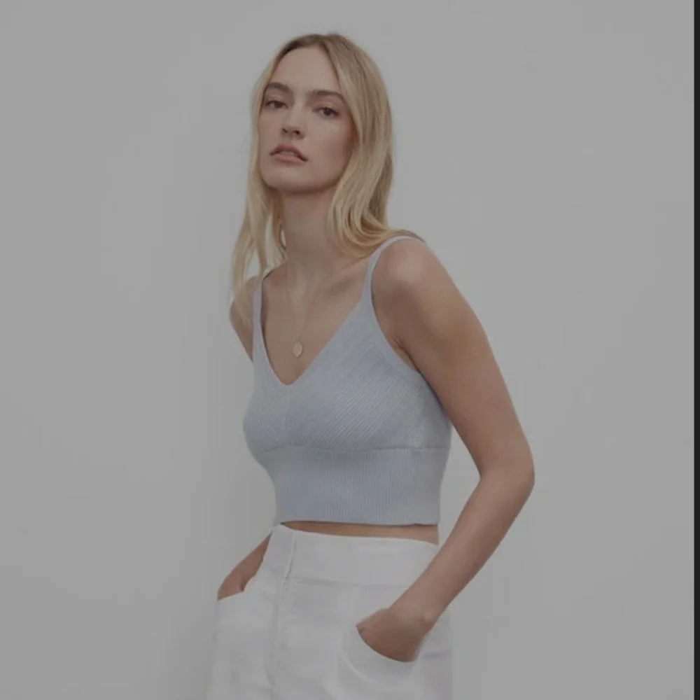 Club Monaco Ribbed Crop Top - Picture 2 of 7